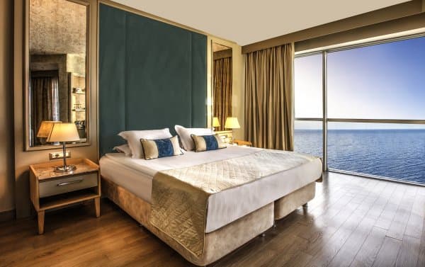 Superior Deniz Manzaralı Oda 1