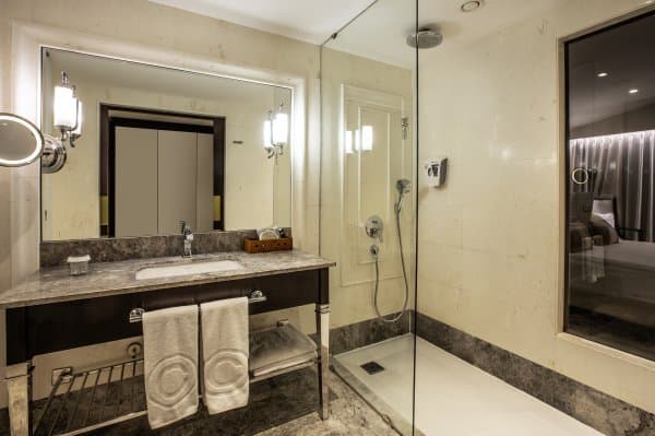 Superior Kısmi Deniz Manzaralı Oda 4