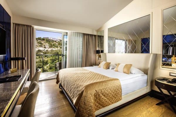 Superior Kısmi Deniz Manzaralı Oda 1