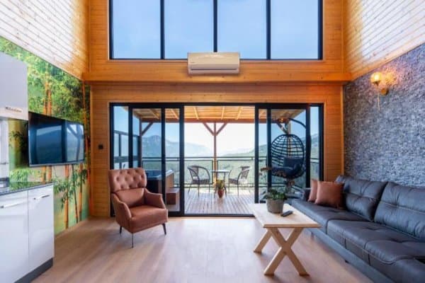 Jakuzili Deluxe Suit 2