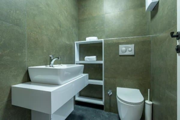 Jakuzili Deluxe Suit 4