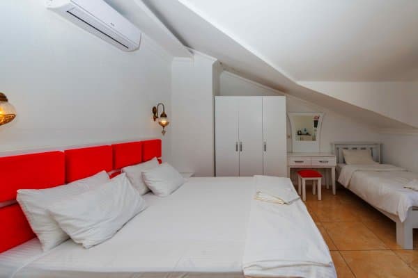 Teras Deniz Manzaralı Oda 2