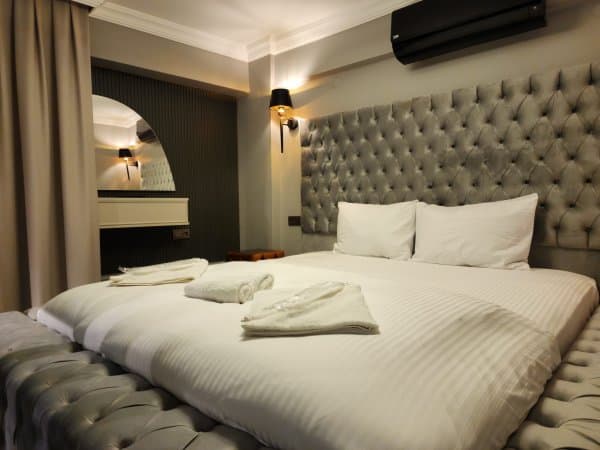 Deluxe C Room 2