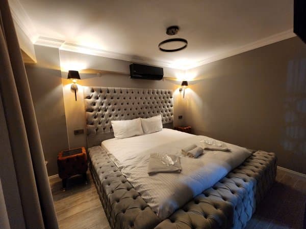 Deluxe C Room 1
