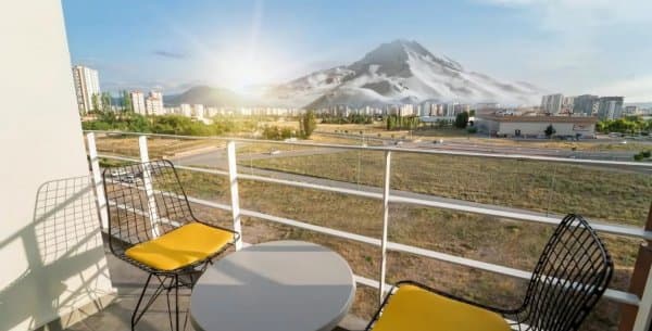 Deluxe Suite With Terrace 3