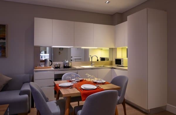 Deluxe One Bedroom 2