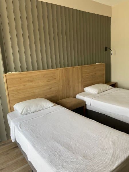 Tek Kişilik Kara Manzaralı Oda 2