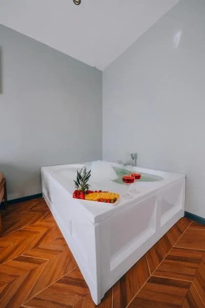 1+1 VİLLA, GÖL VEYA BAHÇE MANZ. ISITMALI HAVUZLU 4