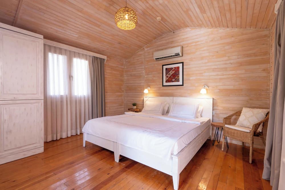 Comfort Üç Kişilik Oda, 2 Yatak Odası, Avlu Manzaralı 1