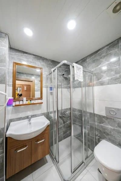 Standart Şehir Manzaralı Balkonsuz Tek Kişilik Oda 4