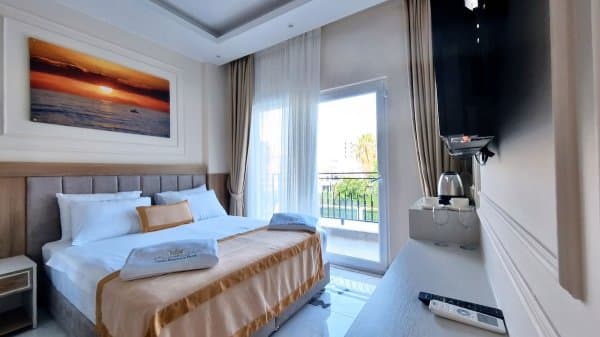 Havuz Manzaralı Luxury Standart Oda 1