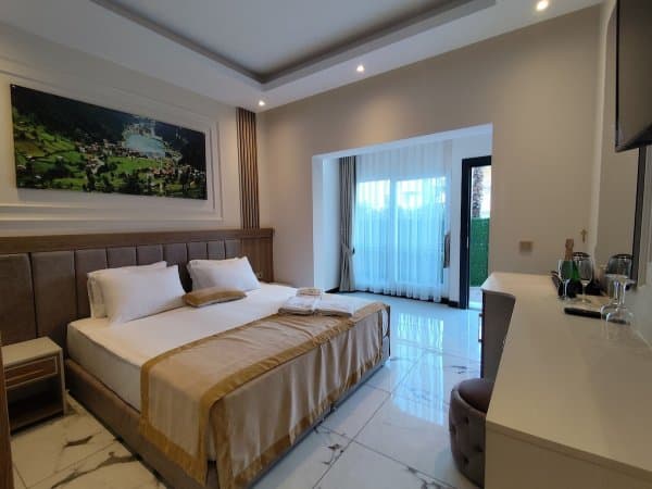 Havuz Manzaralı Luxury Standart Oda 3