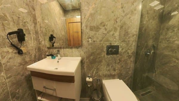 Havuz Manzaralı Luxury Aile Odası  4