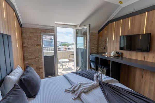 Deniz Manzaralı Suit Oda	 1