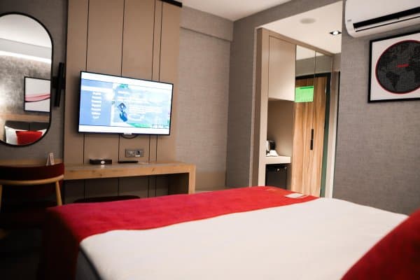 Aile Odası Kara veya Havuz Manzaralı 2