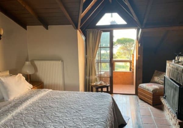 Çatı Katı Şömineli, Jakuzili Deluxe Oda 1