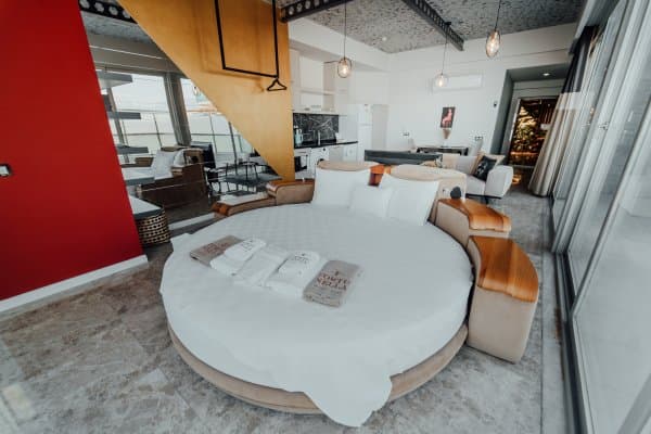 LÜX ROOFTOP ( 1+0)	 4