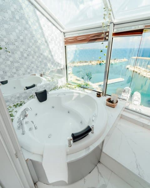 LÜX ROOFTOP ( 1+0)	 3