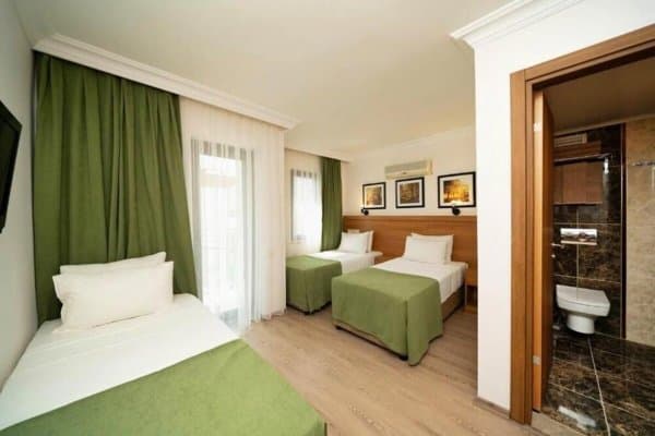 Triple Room Balkonlu 2