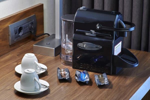 Deluxe Twin Room With City View 4