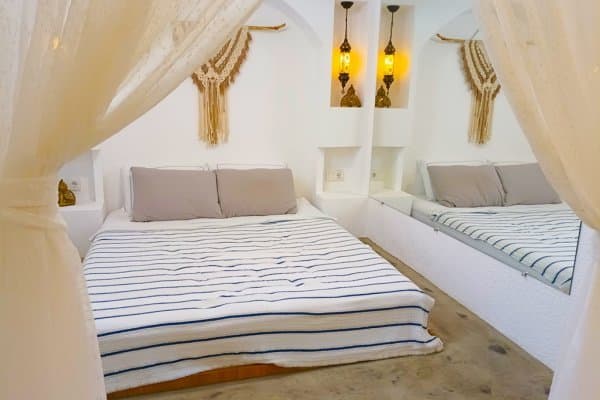 Havuz Girişli Oda 1