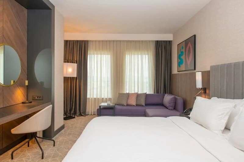 1 King Bed Junior Suite Lounge Access	 2