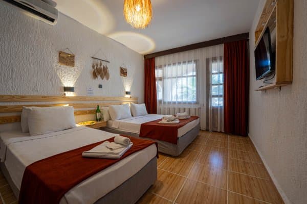 Standart Deniz Veya Havuz Manzaralı Oda 1