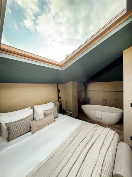 Queen Suite  2