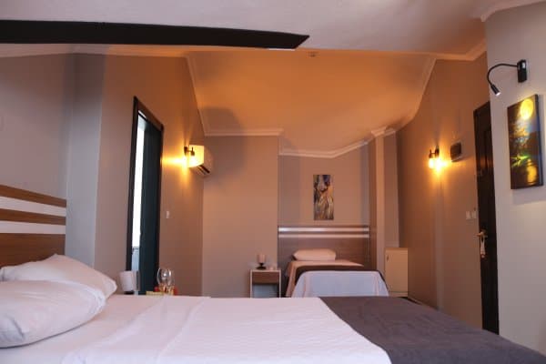 Deniz Manzaralı Aile Odası Balkonlu 3