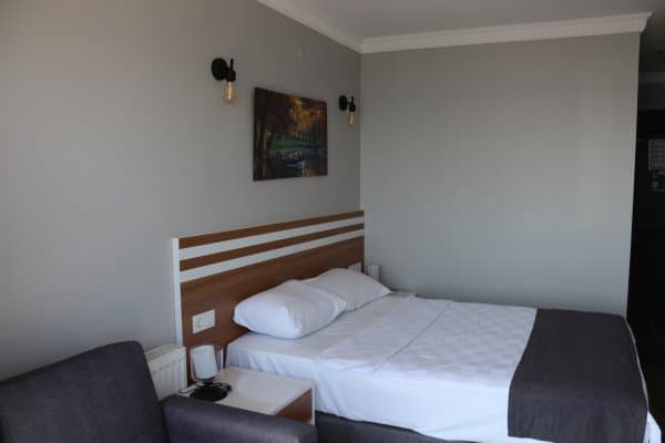 Deniz Manzaralı Standart  Oda Fransız Balkonlu 1