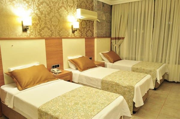 Standart Üç Kişilik Oda 1