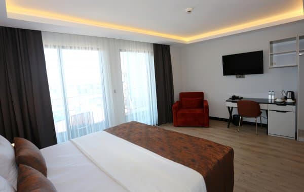 Superior Oda Balkonlu Şehir Manzaralı  3