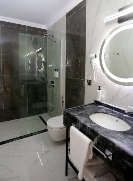 Superior Oda Balkonlu Şehir Manzaralı  4