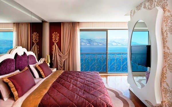 Junior Suit Deniz Manzaralı Oda 1