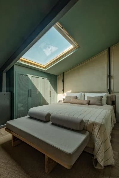 Deluxe Suite  3