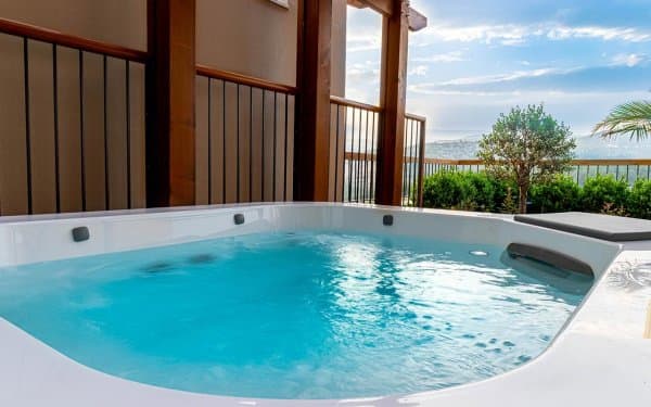 Superior Corner Oda Havuz Manzaralı 3