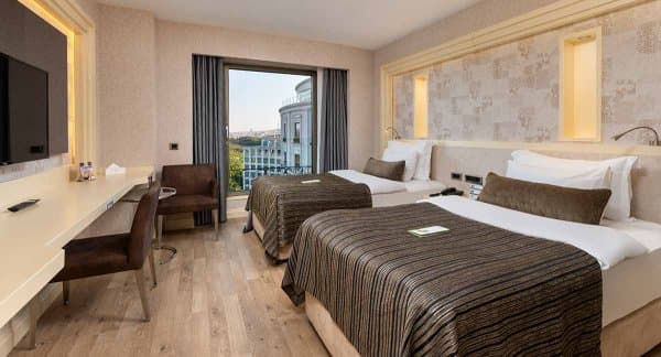 Deluxe Twin Room 4
