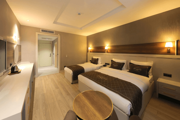 Triple Oda Şehir Manzaralı  2