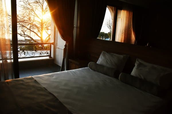 Çift Kişilik Havuz Manzaralı Balkonlu Oda 2