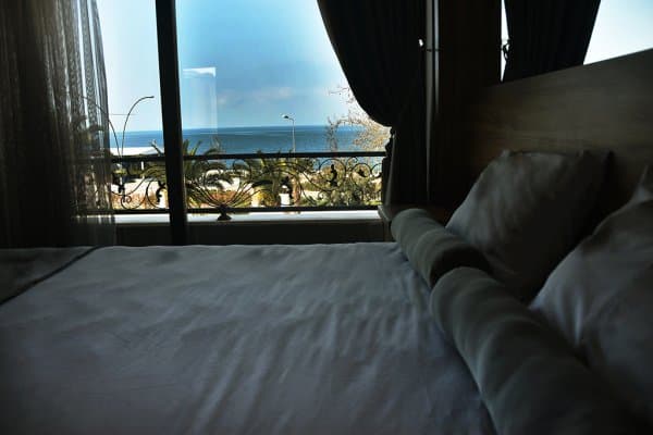 Çift Kişilik Havuz Manzaralı Balkonlu Oda 3