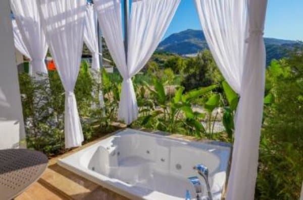 Superior Jakuzi Oda 1