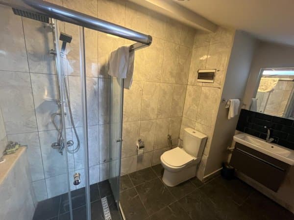 Çatı Katı Suit Oda 4