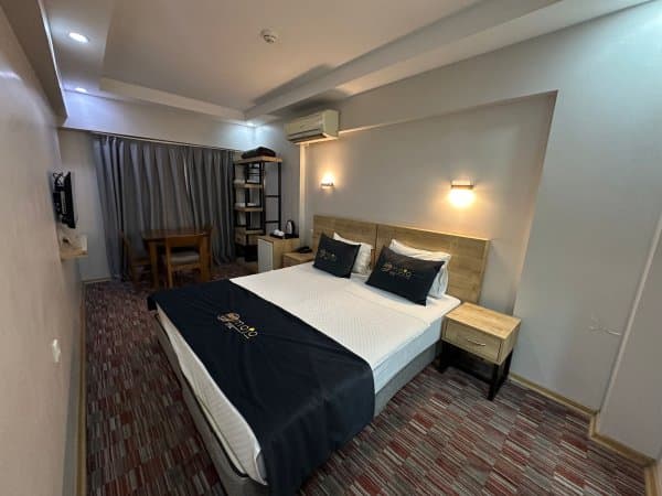 TEK BUYUK YATAKLI DELÜKS ODA  & FRENCH BED DELUXE ROOM 1