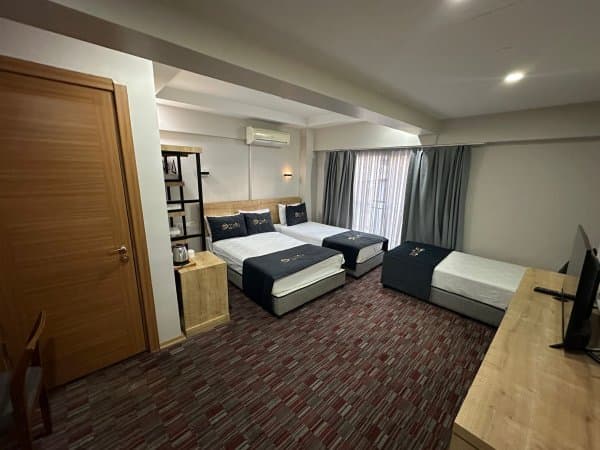 ÜÇ KİŞİLİK AİLE ODASI & TRIPLE FAMILY ROOM 1