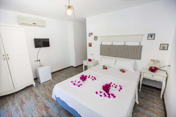 Deluxe Çift Kişilik Oda Deniz Manzaralı Oda 1