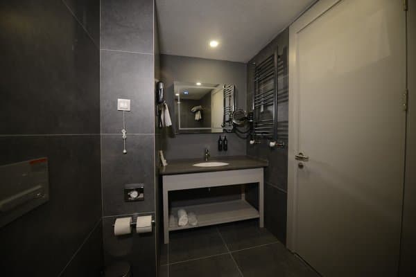 Superior French Gölet Manzara 4