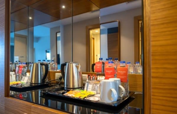 Deniz Manzaralı Business Suit  2