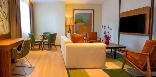 Suite Oda Şehir Manzaralı 3