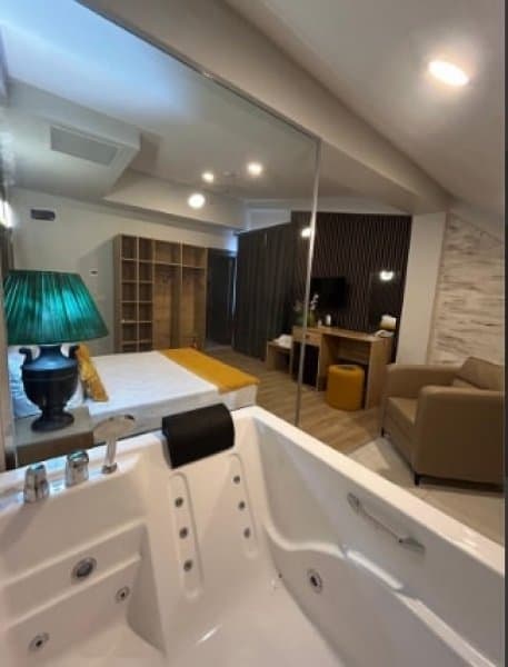 Queen Jakuzili Suite 2