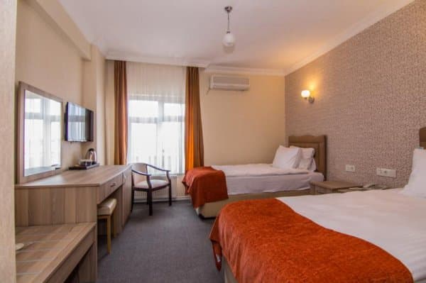 Standard twin room 1